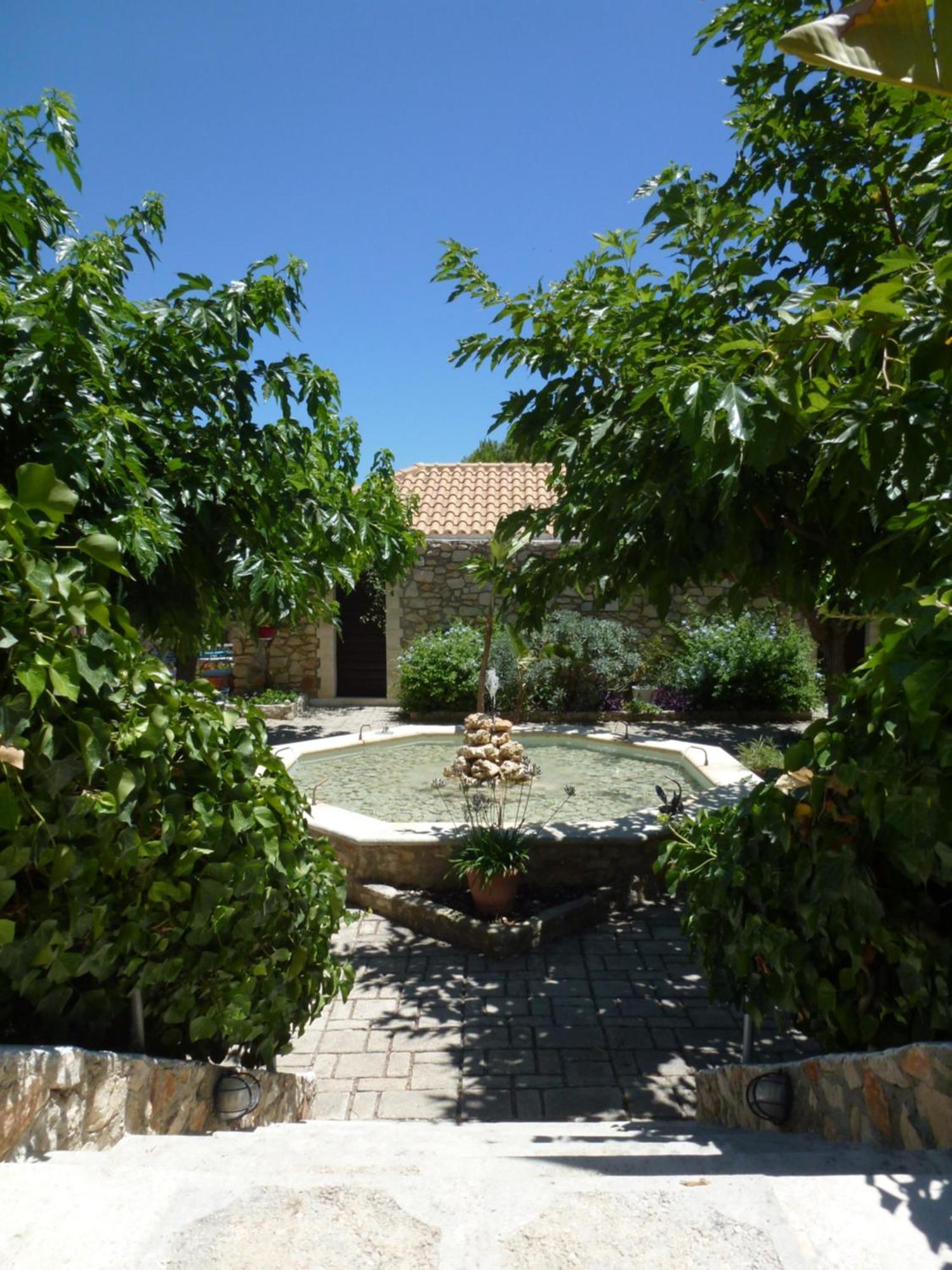 Tsivouli Accommodation Lithakia  外观 照片