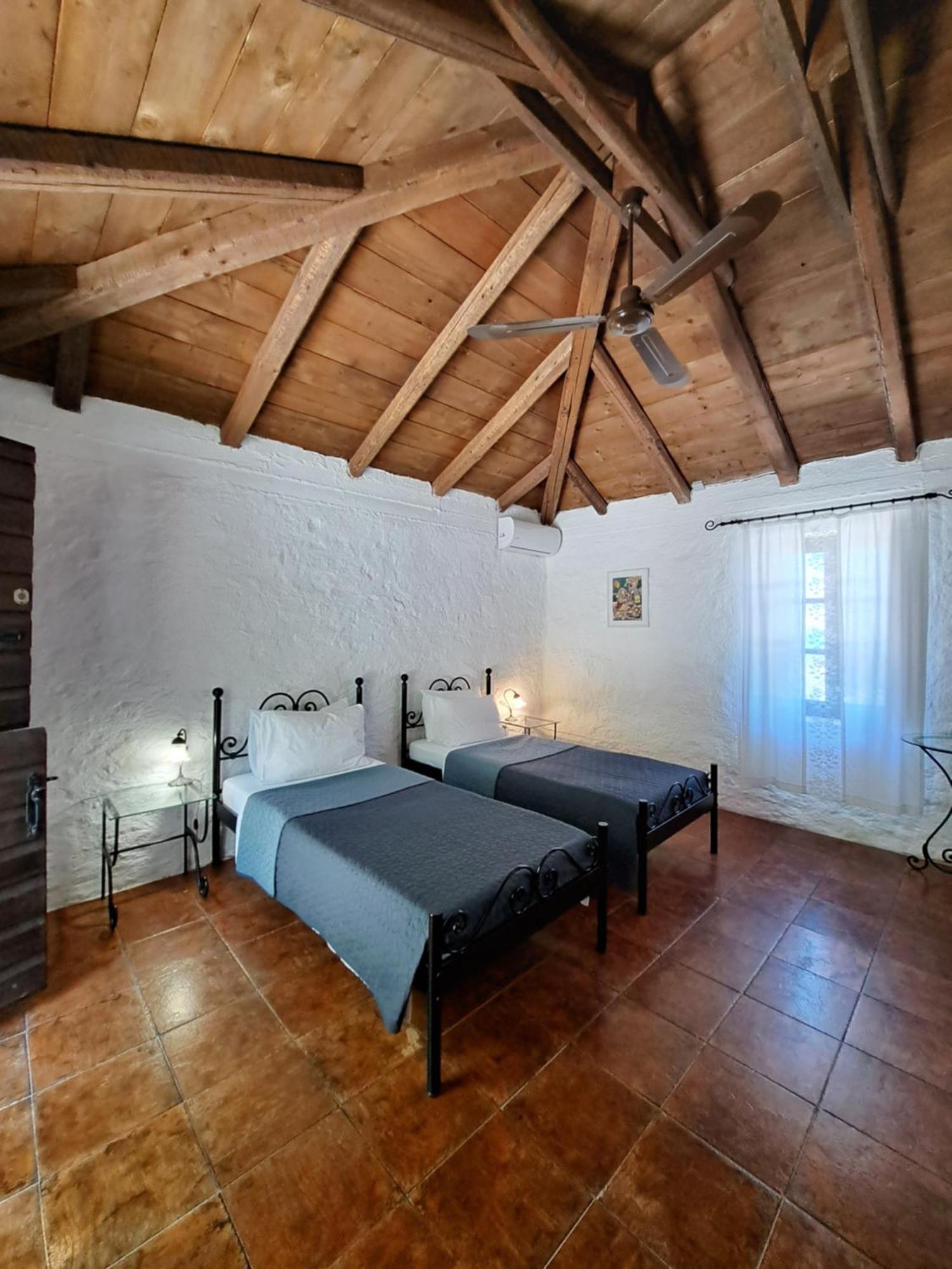 Tsivouli Accommodation Lithakia  外观 照片