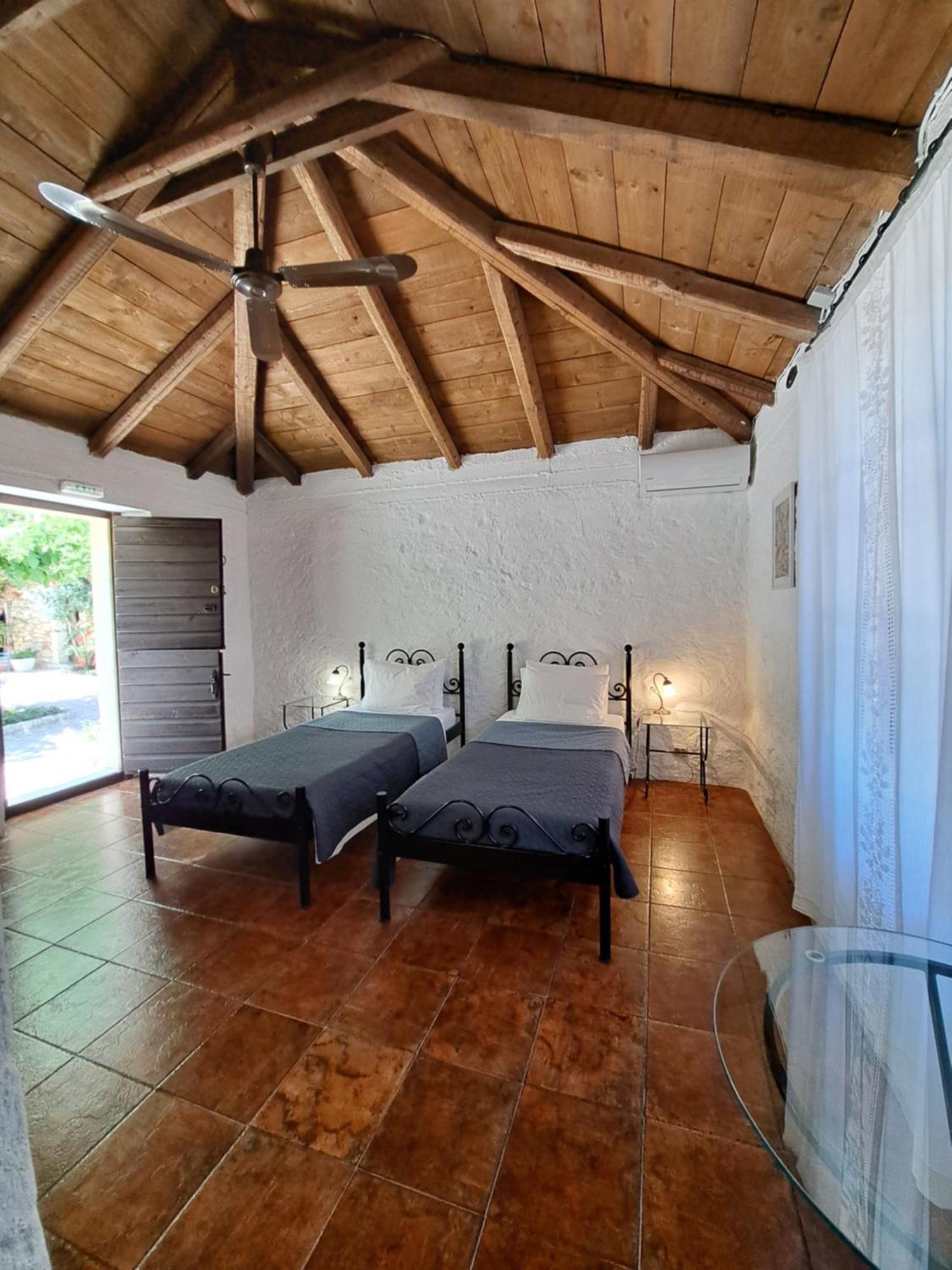 Tsivouli Accommodation Lithakia  外观 照片